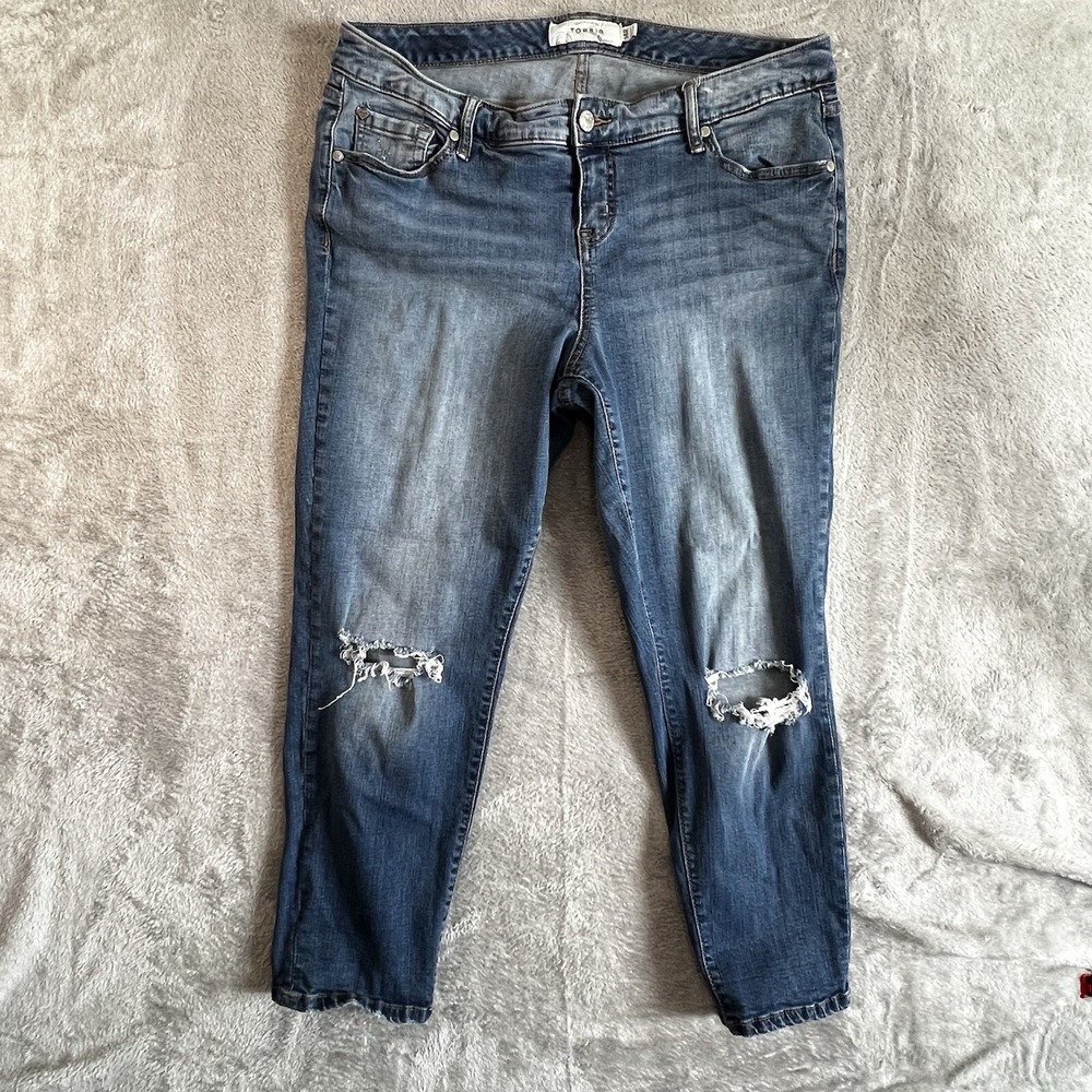 Torrid Jeans Women‎ 14R Blue Distressed Knee Skinny Denim Cropped Basic Pants